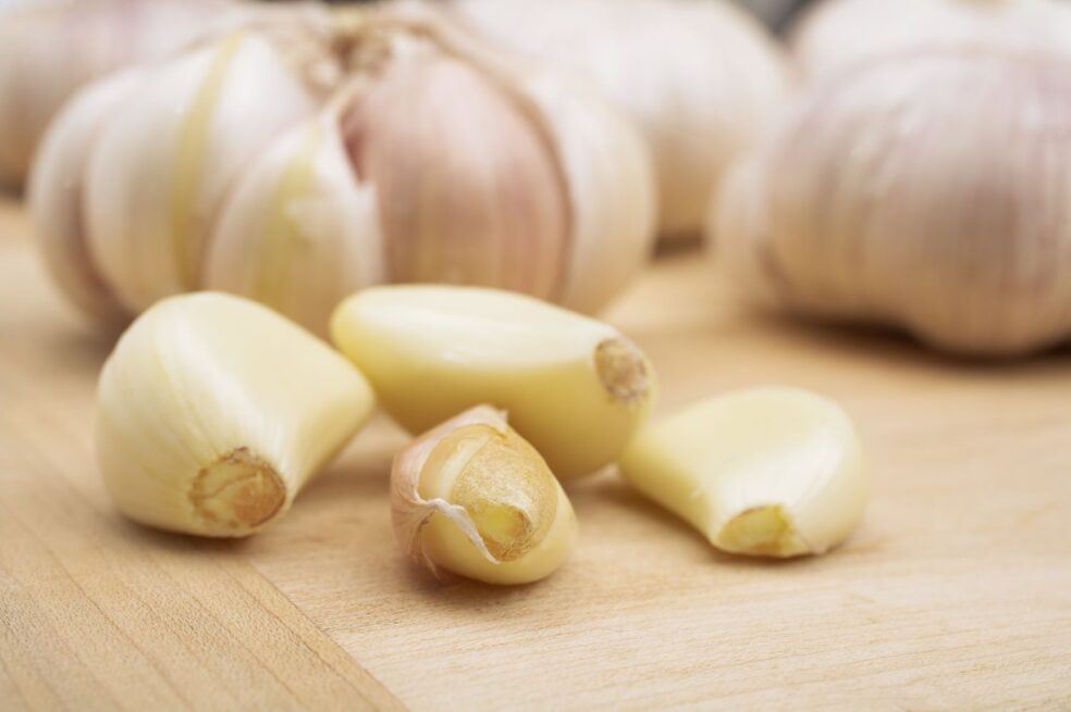 garlic anti-inflammatory heart, garlic stroke prevention, garlic for artery inflammation