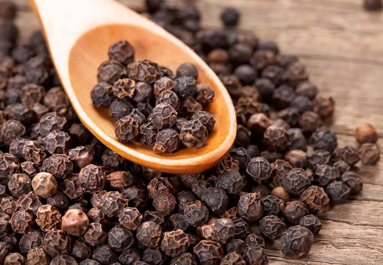 natural arthritis pain relief, black pepper for arthritis, piperine joint pain relief, alternatives to Voltaren, natural anti inflammatory for joints